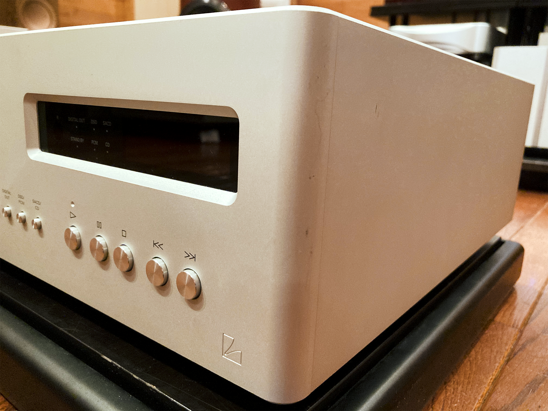 LUXMAN D-08