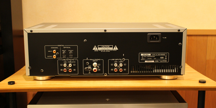 TEACのCDレコーダー/カセットデッキ AD-RW950のご紹介です