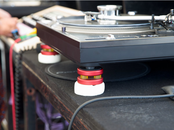 DMSD DECOUPLING FEET FOR TURNTABLES