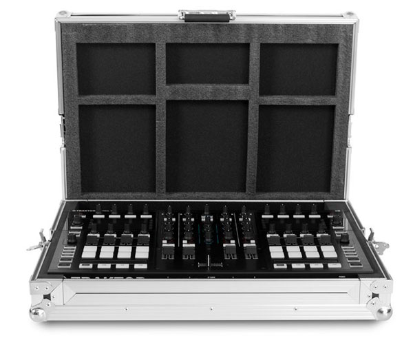 TRAKTOR KONTROL S8 FLIGHT CASE