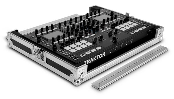 TRAKTOR KONTROL S8 FLIGHT CASE