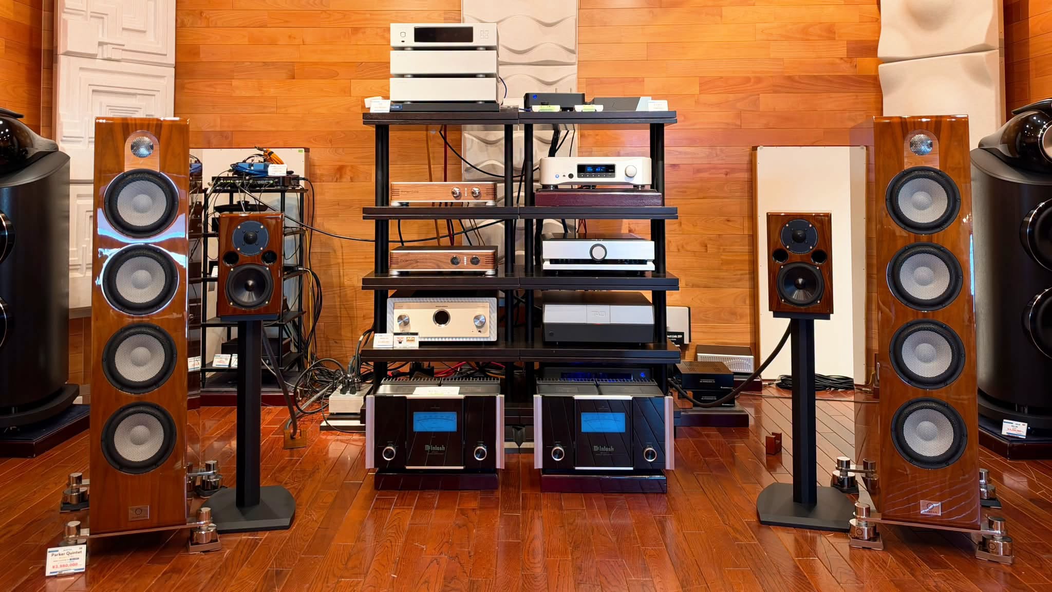 OTAI AUDIO試聴室でのAE1 40th Anniversary Edition展示風景