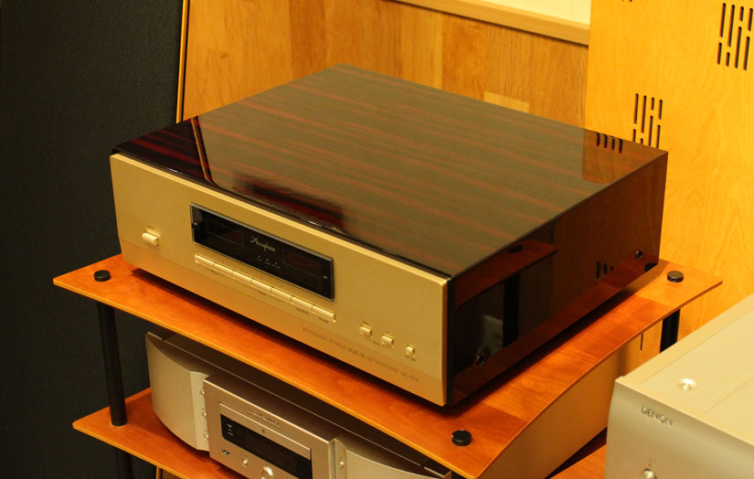 Accuphase DC-801