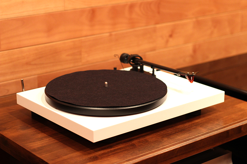 Pro-ject Debut Carbon