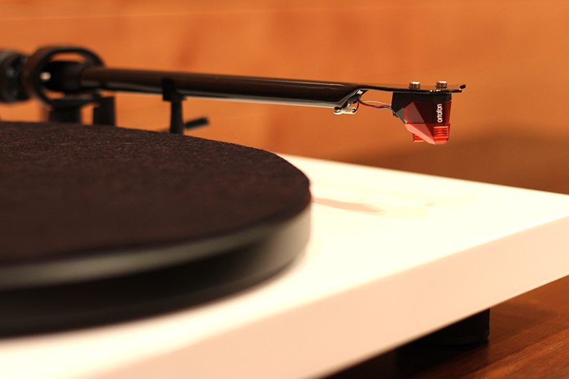 Pro-ject Debut Carbon