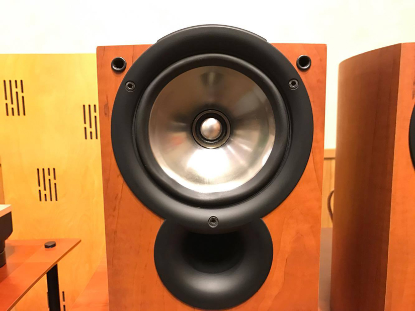 kef iq1