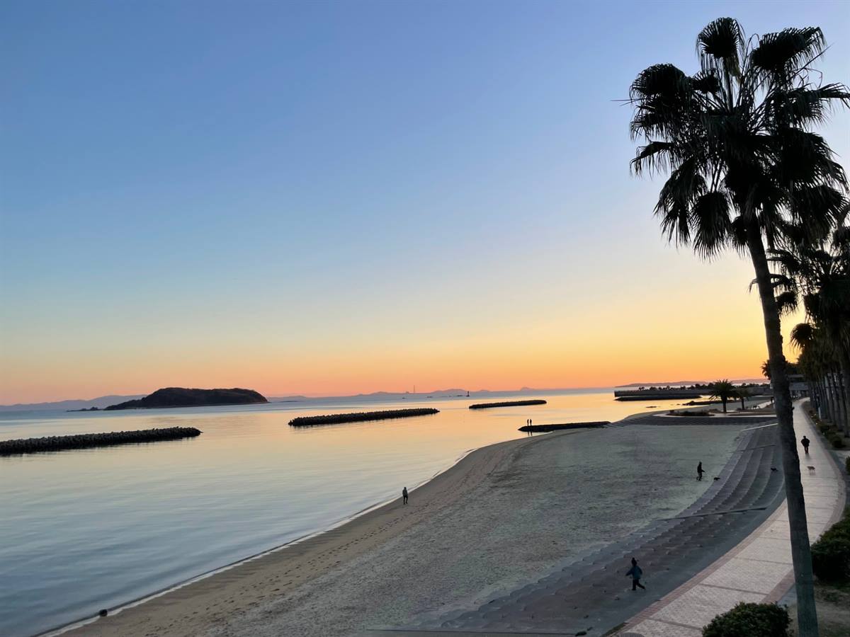 Cafe Goofyのすぐそばに広がる海の夕景