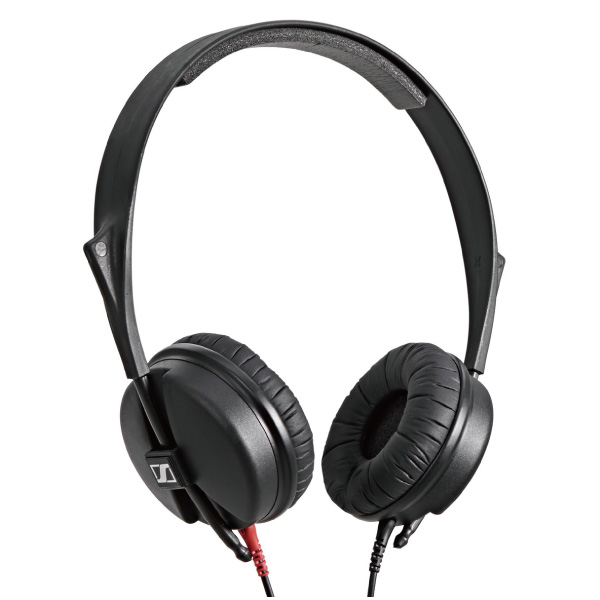 SENNHEISERのヘッドホン、HD 25 LIGHTのご紹介です。