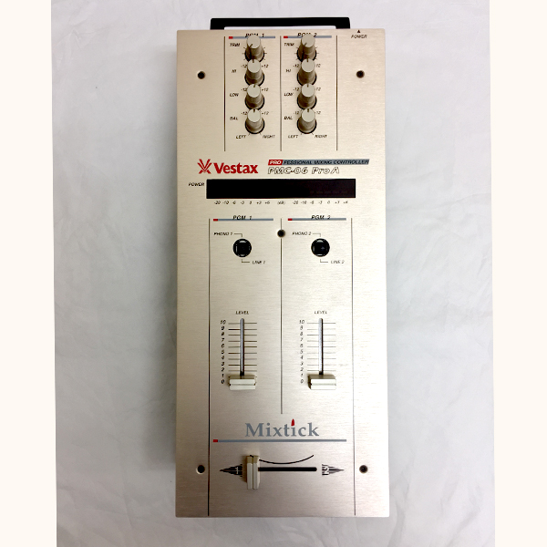 中古品のVestax、DJミキサーPMC-06ProAのご紹介です。