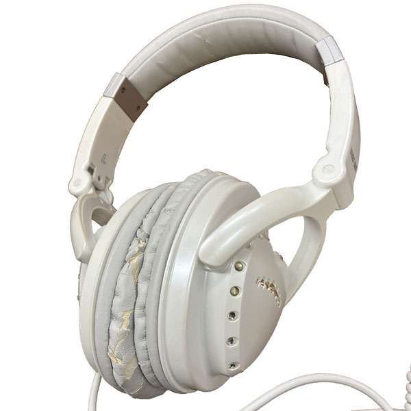 AKG K701　有線ヘッドホン　ジャンク AKG K701 有線ヘッドホン ジャンク