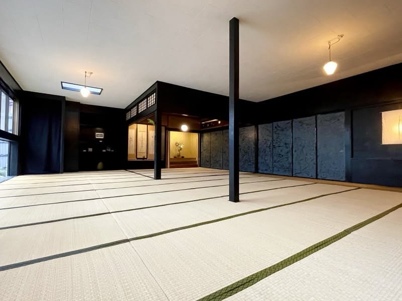 徳川古民家ギャラリー結-MUSUBI- 場内1