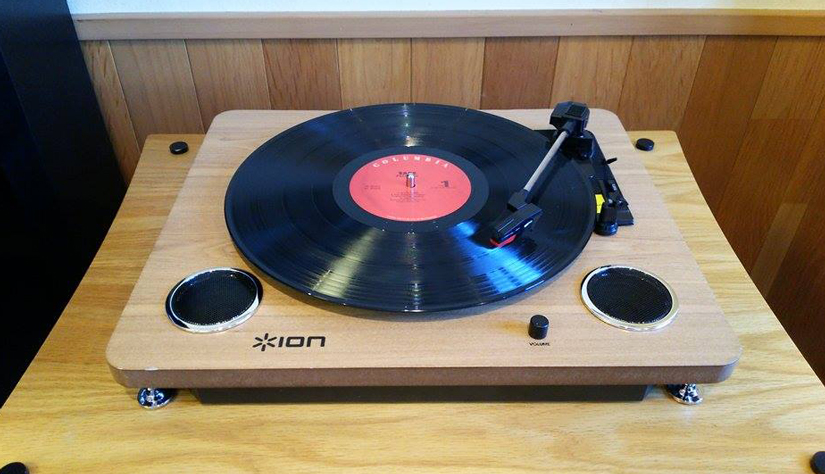 いま話題のレコードプレーヤー ION Audio Archive LPのご紹介です いま話題のレコードプレーヤー ION Audio Archive LPのご紹介です