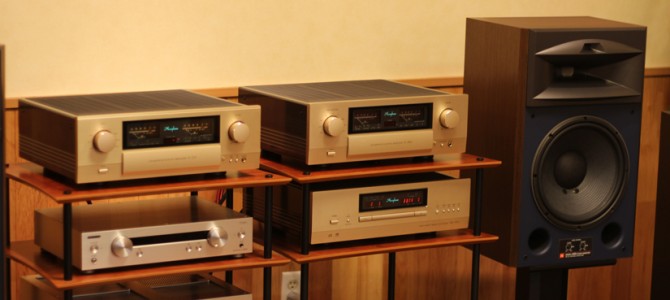 新発売のAccuphase E-370を展示しました。