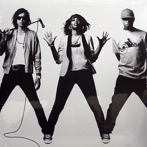 iڍ F SANTOGOLD, JULIAN CASABLANCAS, PHARRELL(12) MY DRIVE THRU
