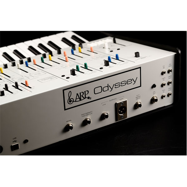 伝説のアナログシンセサイザーARP ODYSSEY REV1がKORGから