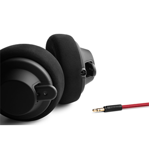 レア　AIAIAI TMA-1 ヘッドホン　ラインとAIAIAIのコラボ レア AIAIAI TMA-1 ヘッドホン ラインとAIAIAIのコラボ