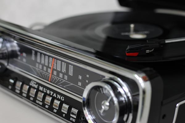 ION AUDIOのレコードプレーヤー、Mustang LPのご紹介です。