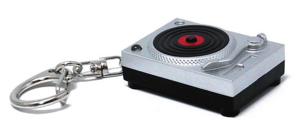 KIKKER LANDのキーホルダー、TURNTABLE LIGHT-UP KEYRINGのご紹介です。