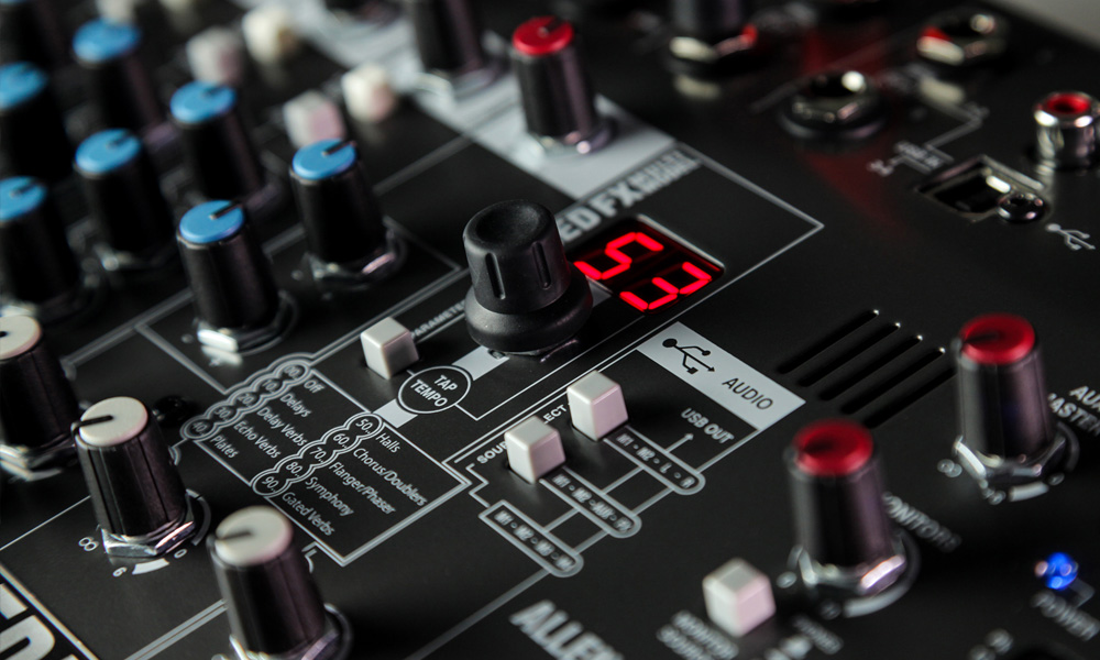 ALLEN & HEATH ZEDi-10FX