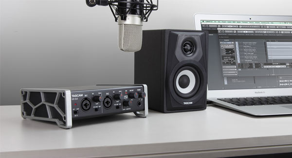 TASCAM US-2x2-CU