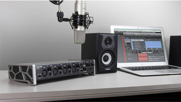 TASCAM US-4×4-CU