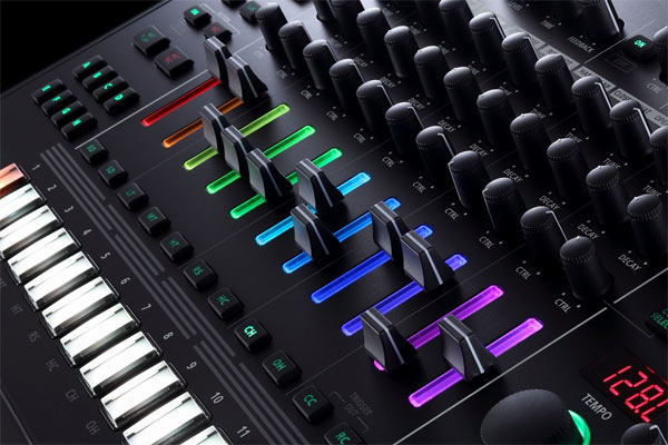 Roland TR-8S