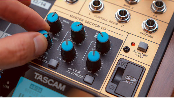 TASCAM Model 16