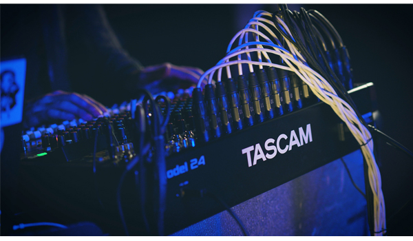 TASCAM Model 24