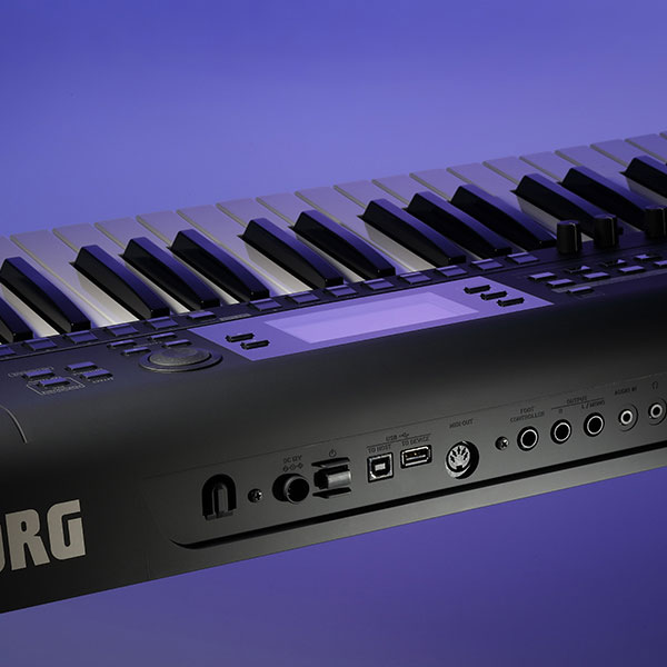 KORG i3