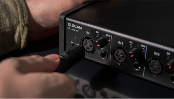 TASCAM US-4x4HR