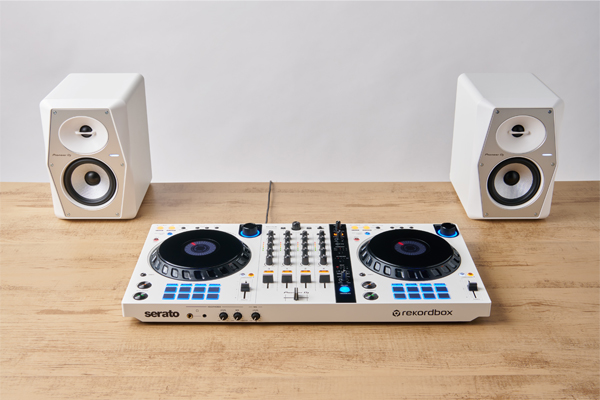 セラート、レコボの二刀流！大人気DJコントローラーDDJ-FLX6の