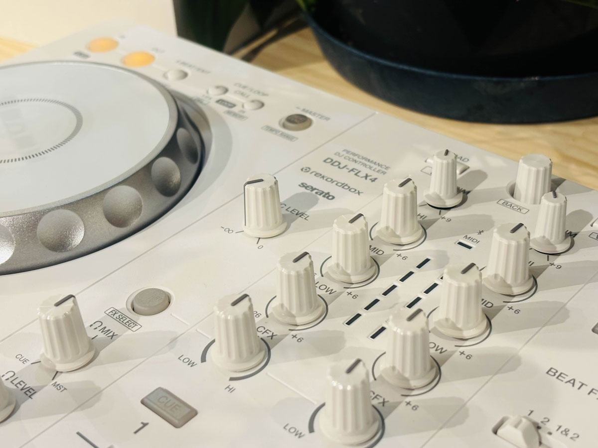 Pioneer DJ DDJ-FLX4-W