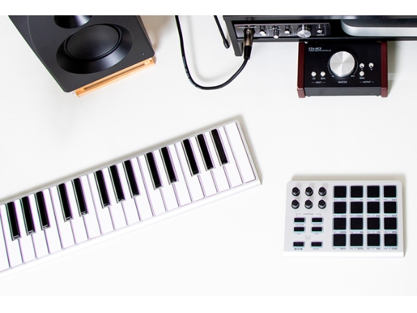 Xkey 37