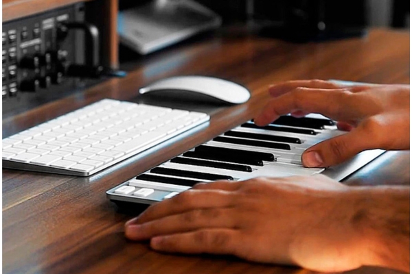 Xkey 37