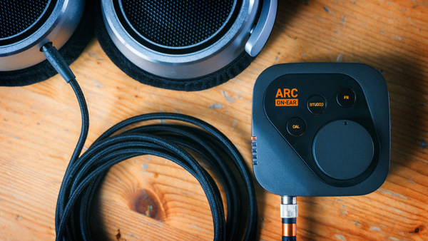 IK Multimedia ARC ON・EAR