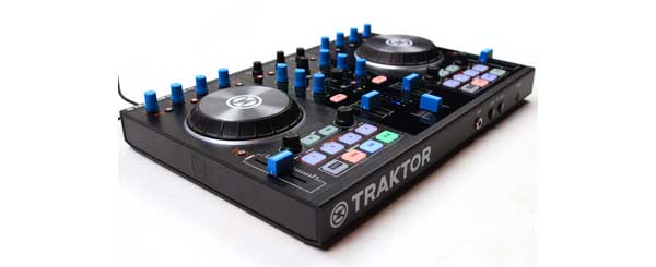 TRAKTOR KONTROL S4 MK2 フライトケース付き+storksnapshots.com