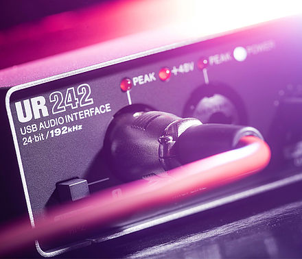 UR242