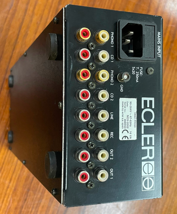 ECLERのDJミキサー、SMAC PRO20のジャンク品です。 ECLERのDJミキサー、SMAC PRO20のジャンク品です。