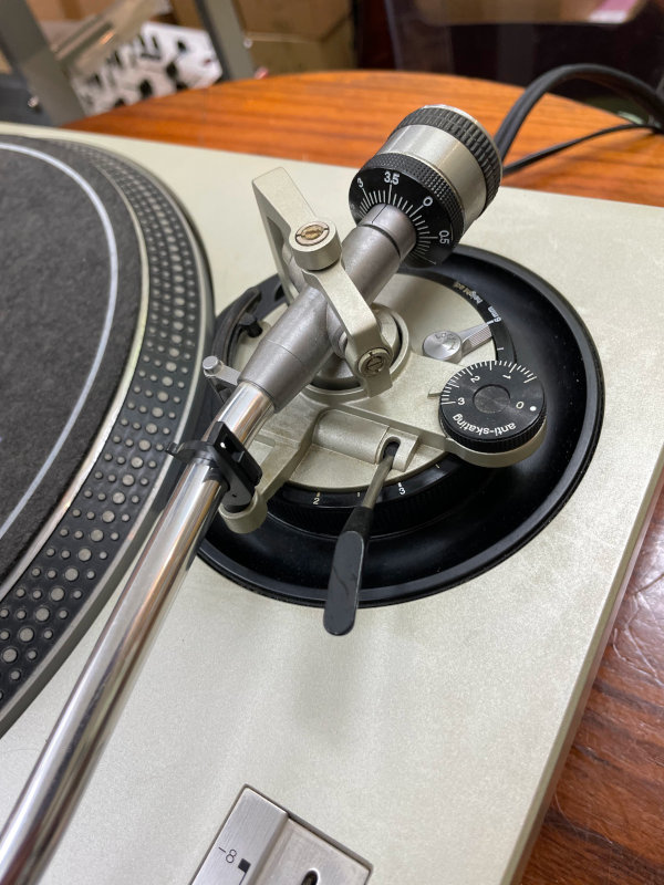 Technics ターンテーブル SL-1200mk3d シルバー 針付き 日本限定 超歓迎】 Technicsのターンテーブル、SL-1200MK3D