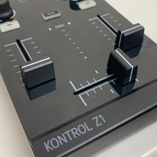 Native Instruments Traktor Kontrol Z1 DJ Mixer – Music City
