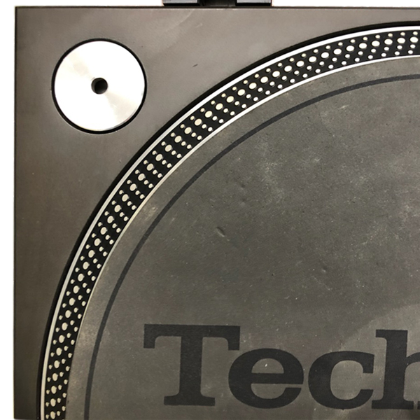 中古品のTechnicsのターンテーブル、SL-1200MK3(ブラック)のご