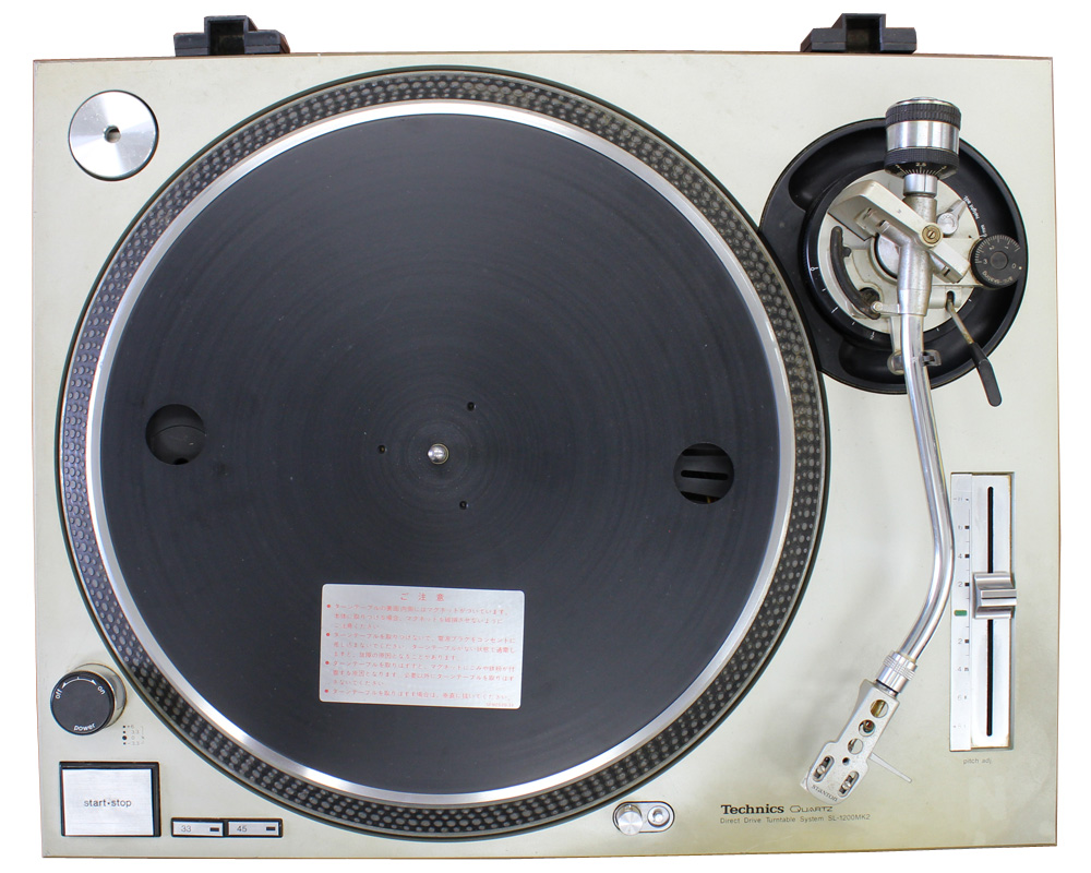 中古品のTechnicsのターンテーブル、SL-1200MK2(シルバー)のご紹介です。