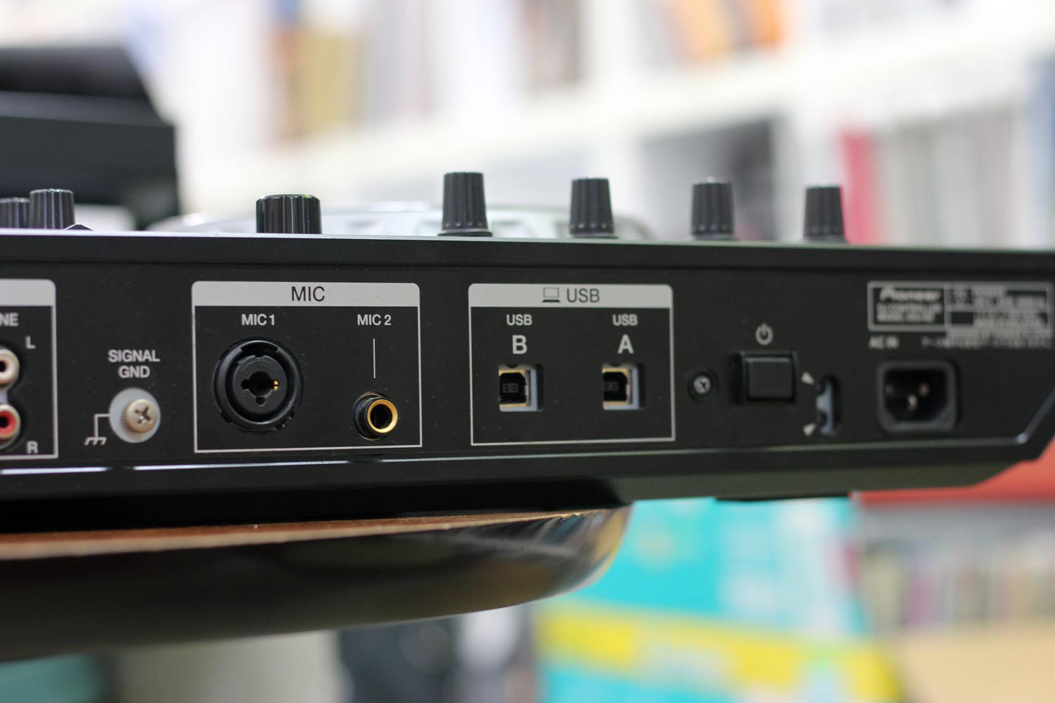中古品のPioneer、PCDJコントローラー、DDJ-SZのご紹介です。