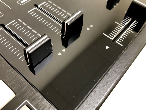 中古品】NATIVE INSTRUMENTS/PCDJコントローラー/TRAKTOR KONTROL S4