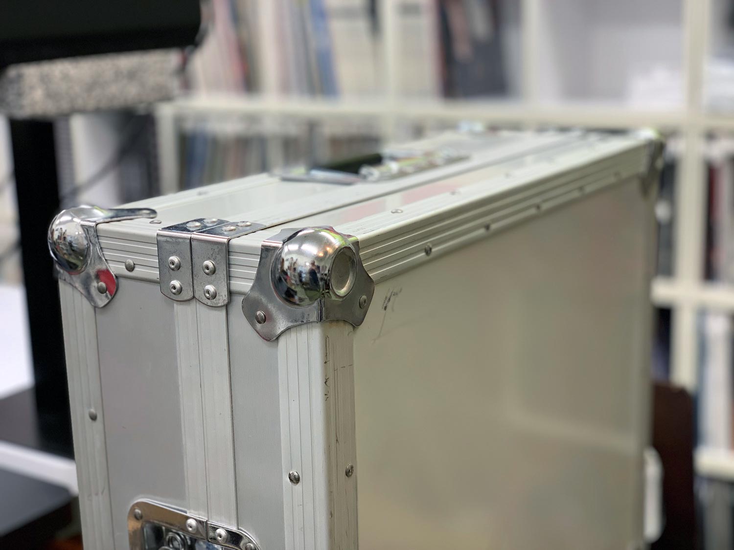 中古品のSL-1200専用ハードケースのご紹介です。