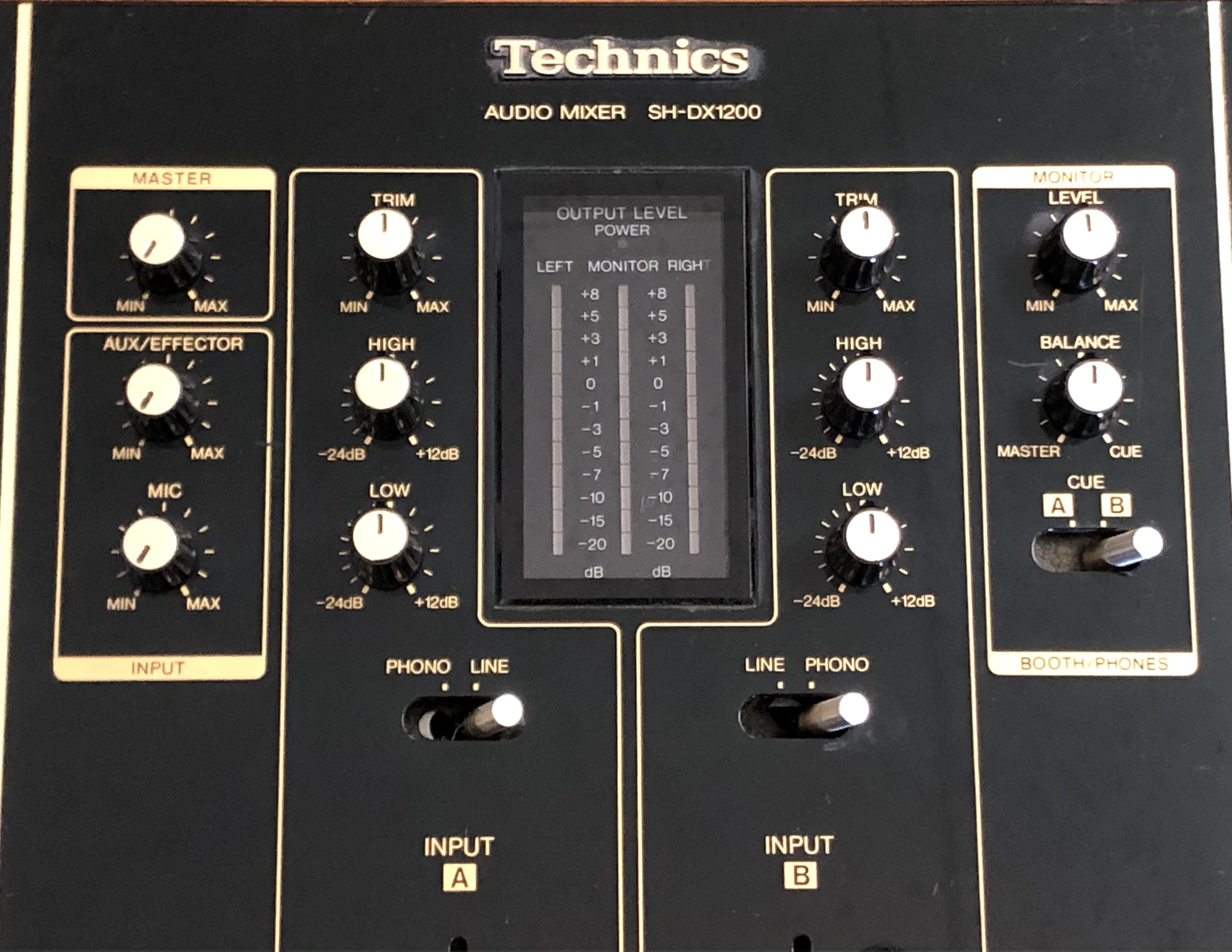 中古品のTechnics、DJミキサー/SH-DX1200 BKのご紹介です。