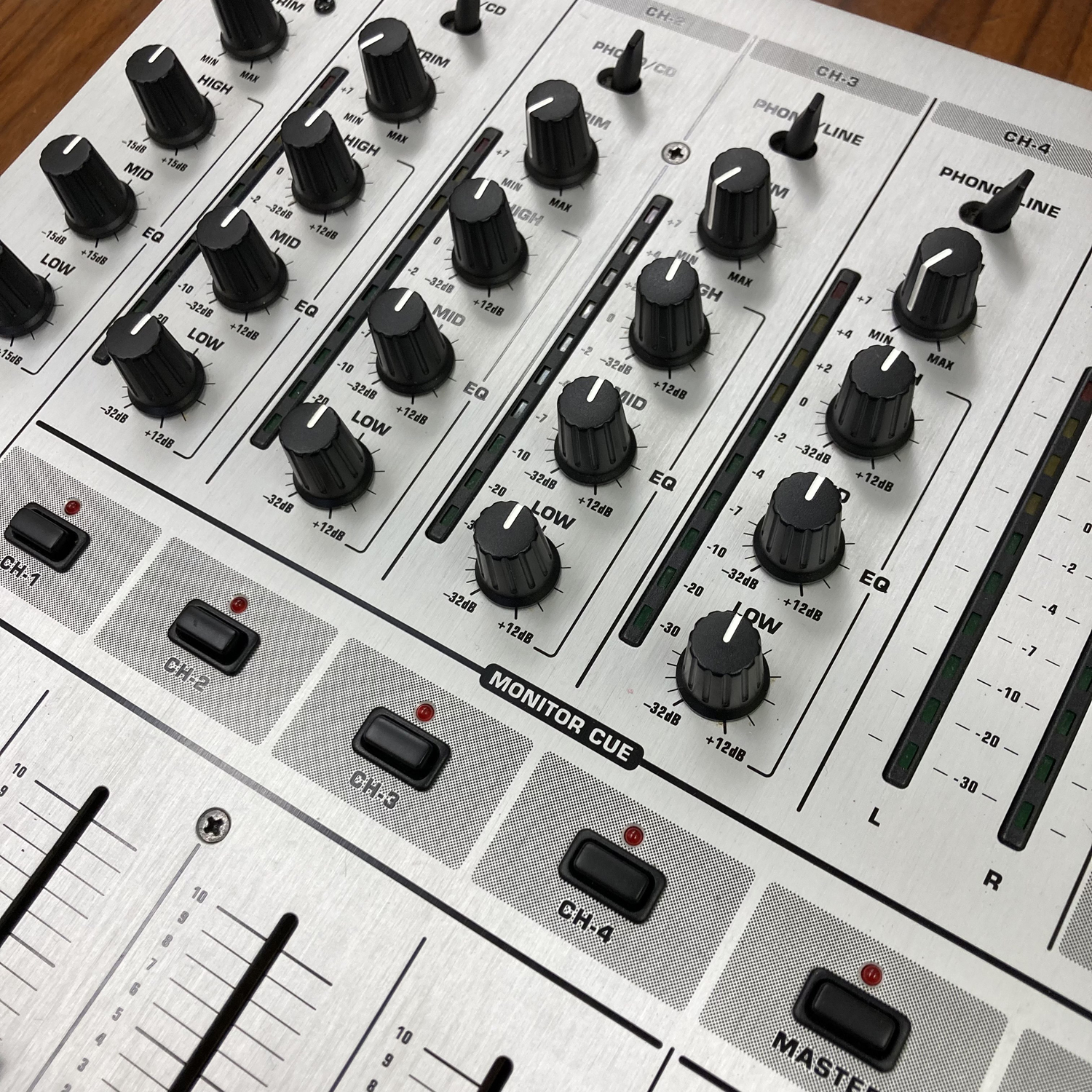 Behringer DJX700 Professional DJ Mixer 5-Channel 5ch Digital