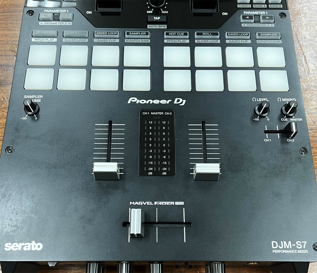 中古美品】Pioneer DJ - DJM-S7(DECKSAVER付き) 中古美品】Pioneer DJ - DJM-S7(DECKSAVER付き)