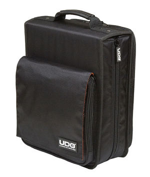 商品詳細 ： U9646BL/UDG CD Sling Bag 258 Black