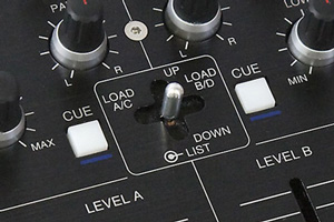 驚愕の2万円引き！45%オフ！】Vestax/PCDJコントローラー/TR-1